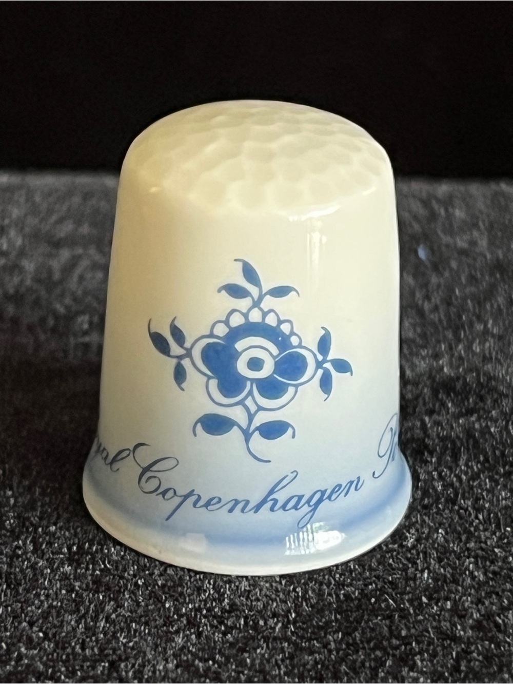 Franklin Mint thimble Great Porcelain Houses 1980s Royal Copenhagen Denmark
